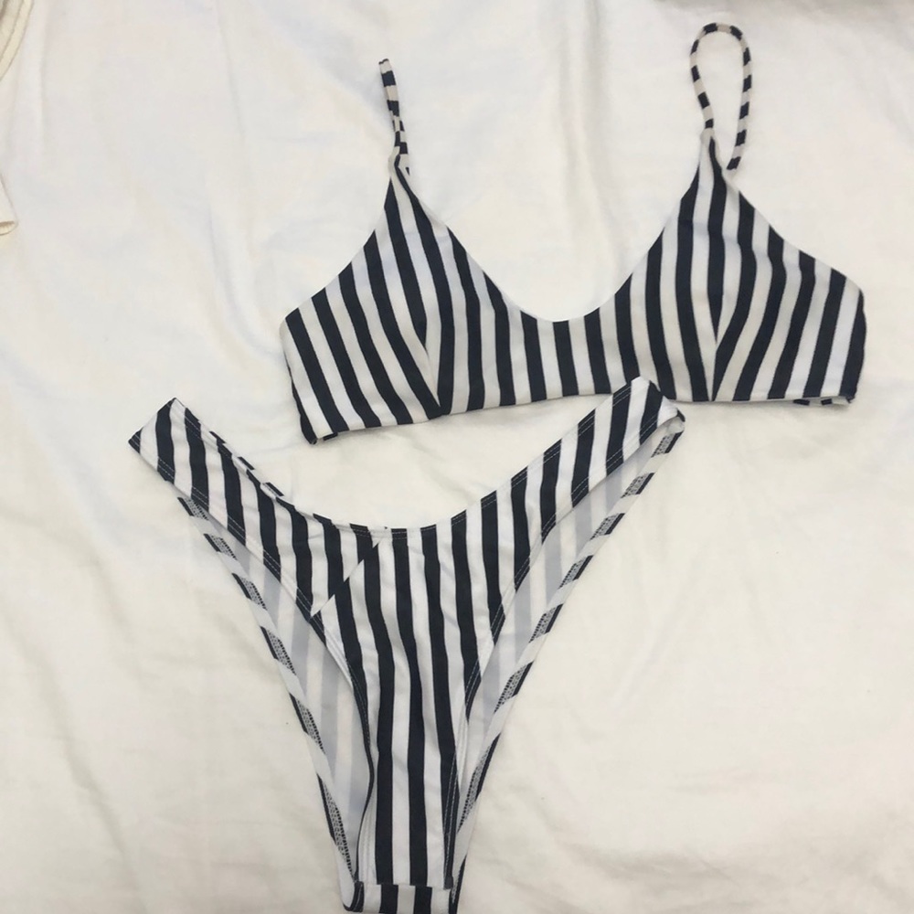 Stripped high cut bikini